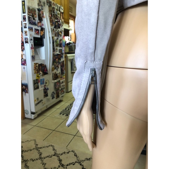 Women’s Jacket - Picture 7 of 8